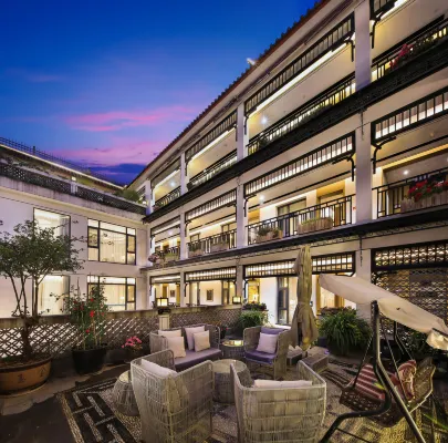Puyuan Jingshe Hotel (Lijiang Ancient City South Gate)