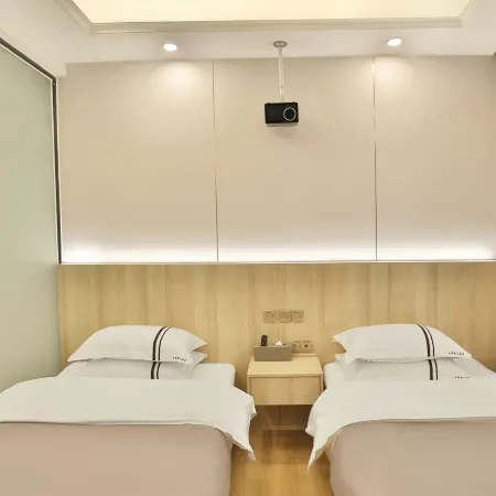 Jiufeng Holiday Hotel (Jiuzhaigou Scenic Area Visitor Center Branch) Hotels in Jiuzhaigou