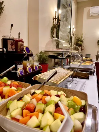 Hotel Regina Отели рядом с достопримечательностью «Циркусвизе Альтерлаа»