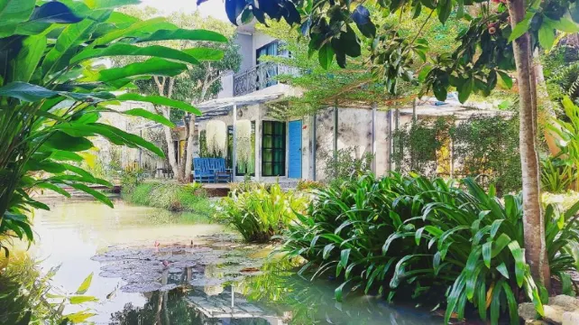 เอ็กซ์คลูซีฟสตูดิโอ