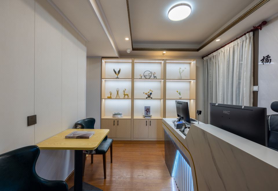 Cixi World Tour Hotel