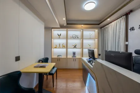 Cixi World Tour Hotel Отели рядом с достопримечательностью «Ningbo Engineering College»