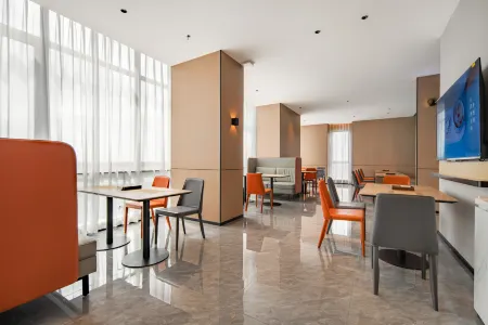 City Comfort Inn Hotel (Kunshan Zhangpu Huiyue Square) Отели рядом с достопримечательностью «Qiandeng Ancient Town»