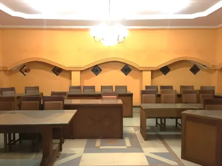 Hotel Alami near Alun-Alun Klaten Отели в г. Клатен