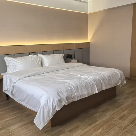 Fuyuan Donglai Business Hotel