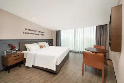 City Comfort Hotel (Liuzhou Five-Star Commercial Pedestrian Street Ma'anshan Park) Hotels in der Nähe von Leishan Cliffside Inscriptions