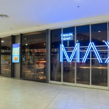 客宿站MAX -陸側區域 吉隆坡國際機場二號航廈 2M 層 Eraman 美妝免稅店(吉隆坡國際機場主客運樓)附近的飯店