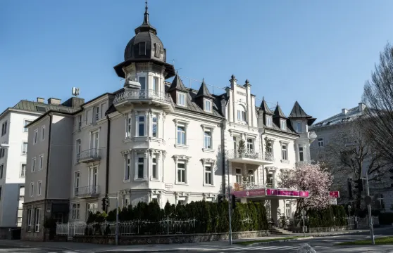 卡爾頓別墅酒店