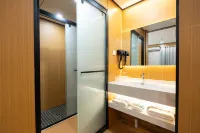Super 8 Hotel (Quanzhou Nan'an Hongse Laifulong Shopping Plaza) - 2 Yıldız