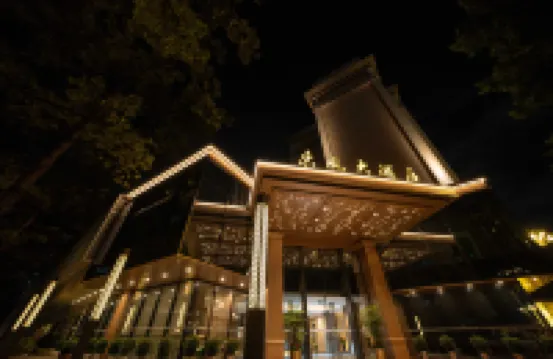 Dongfeng Hotel Hotel berhampiran Four Martyrs' Cemetery