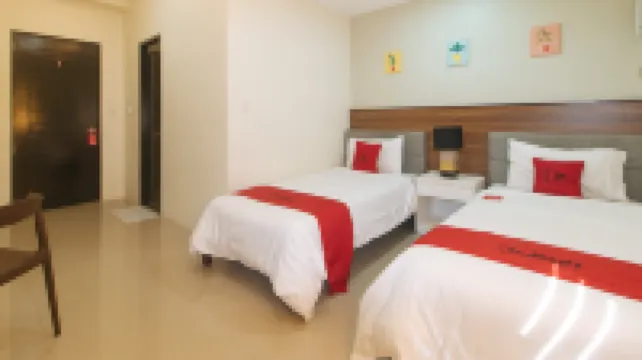 紅門 @ Leoncia 公寓 曼達維市 曼達韋酒店