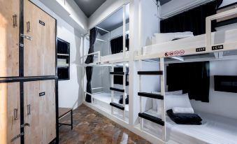 Vibes Hostel Bangkok