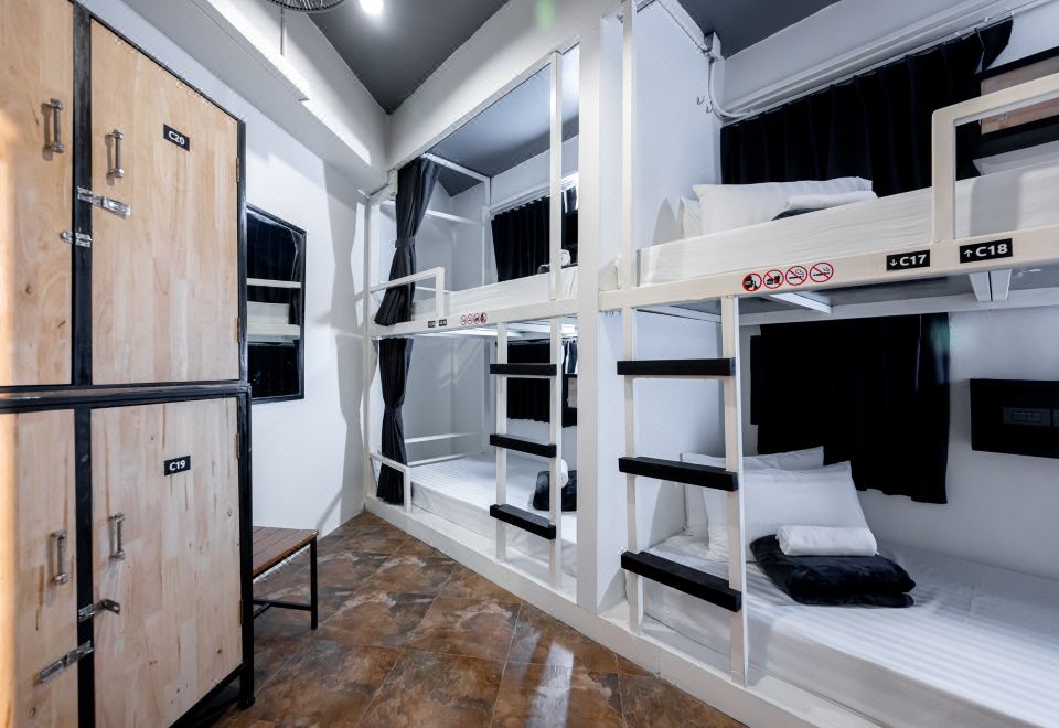 2. 바이브스 호스텔..