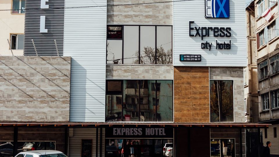 Express City Hotel