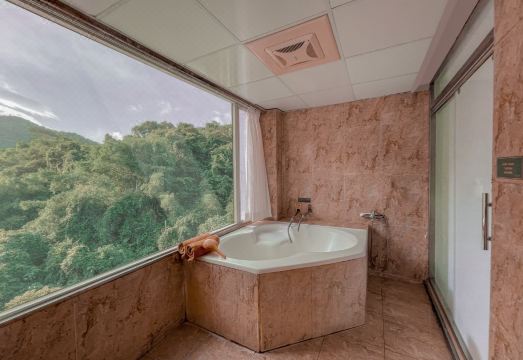 5. 루이슝 온천..