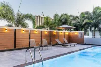 Livotel Hotel Hua Mak Bangkok - Rooftop Pools