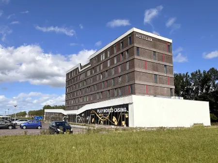 HOTELUX Amsterdam Airport Hotel