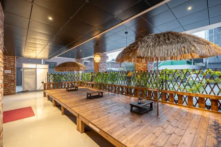 Gyeongju Elegance Hwangridan-gil Отели рядом со станцией Сингёнджу