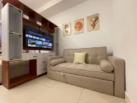Acellyne's Suites @ The Residences at Commonwealth by Century - balcony