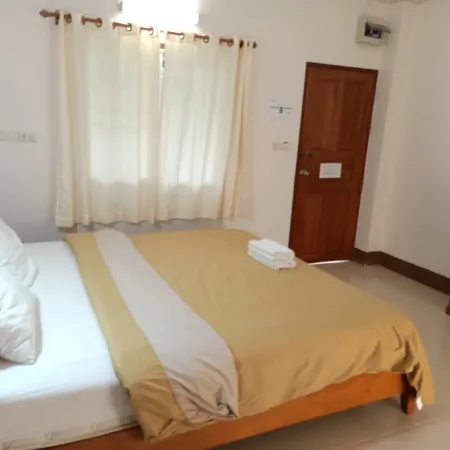 Phumchan Place Hotel