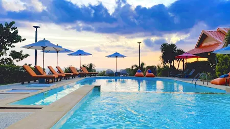 Phumala  Lanta Seaview Resort Отели рядом с достопримечательностью «Khlong Chak Waterfall»