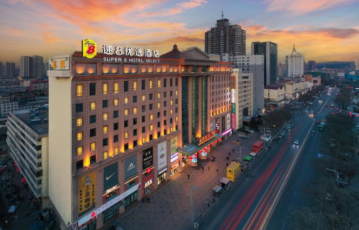 Super 8 Lvliang Shiji Guangchang