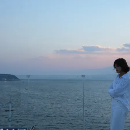 Erhai No.1 | Seaview Azure Skywalk Vacation Boutique Stay (Dali Haidong Town Ideal City)