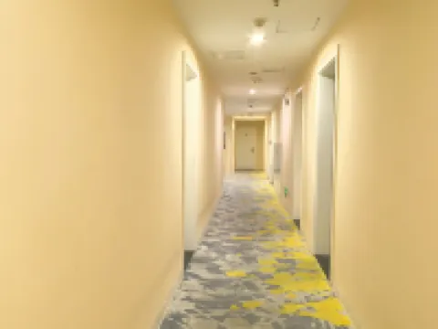 Fashion Tianjiao Hotel (Chengdu Kuanzhai Alley Luomashi Subway Station)