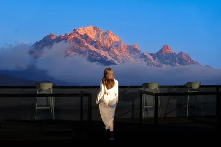 Hexi Snow Mountain View Hotel - Lijiang Ancient Town Отели рядом с достопримечательностью «Old Town of Lijiang»