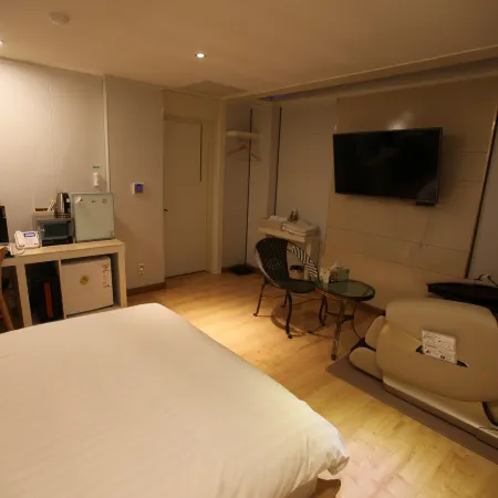 Hotel River