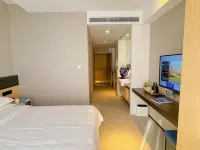 yihotel (Shanghai Lujiazui Riverside Center Expo Park Branch)