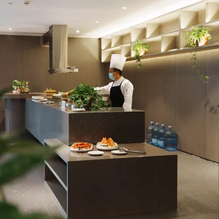 Qingyang Phoenix Hotel