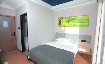 Jinghu Cloud Homestay (Sayram Lake Visitor Center)
