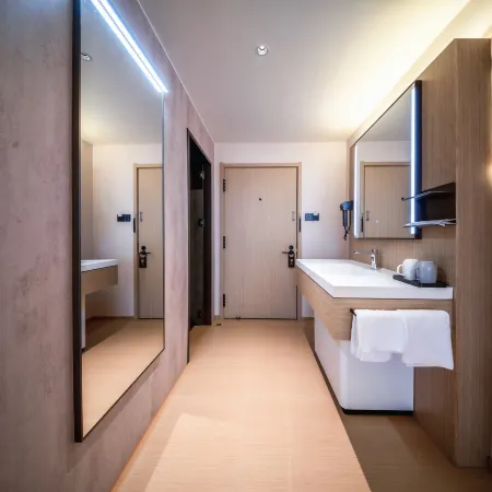YueJi Hotel