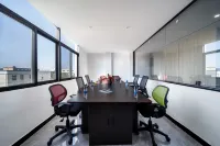 Cloud Holiday Hotel (Zhangzhou Changtai Hello Plaza Store)