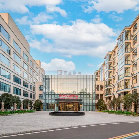 Xinyang Rezen Retreat Hotel (Nanwan Lake)