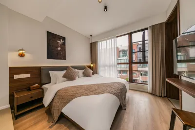 Floral Hotel · Shangqiye Hotel (Zhujiajian Guanyin Fajie Wugongzhi Pier) Hotels in Zhoushan