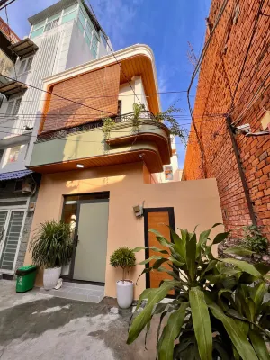 Cosy Central 4BR Townhouse with Garden in D1