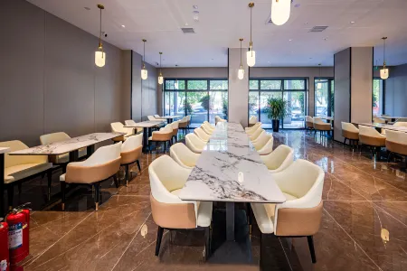 Meilihau Hotel (Railway Bureau Subway Station) Отели рядом с достопримечательностью «Urumqi Railway Transport School (Beijing Middle Road)»