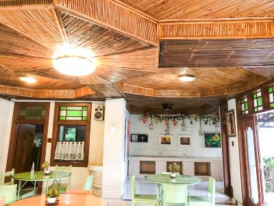 レストラン ウィスマ アリーズ ホテル ジョグジャカルタの写真