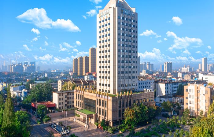 Linyi Ronghua Hotel (People's Square Railway Station)
