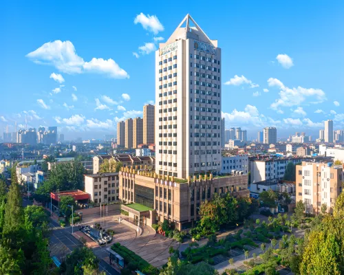 Linyi Ronghua Hotel (People's Square Railway Station) Hotels in Linyi