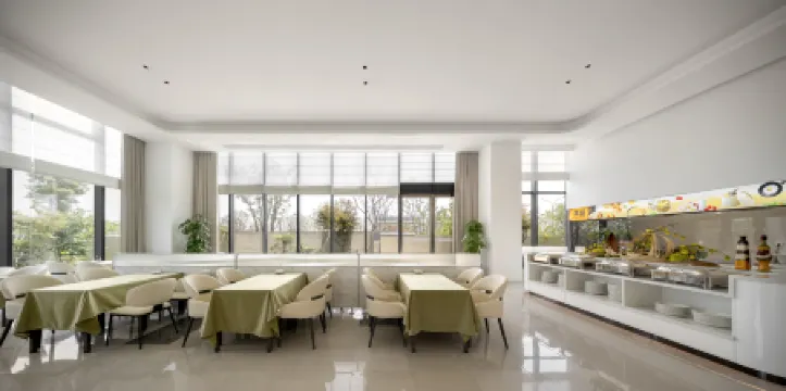 Veegle by Landison Hotel (Deqing)