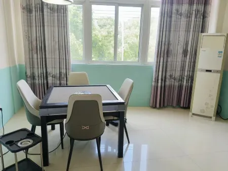 Chongyang Warm Business Hotel