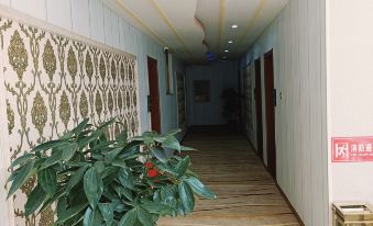 Tingri Anting Hotel