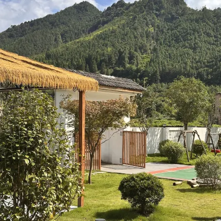 Shanguli Valley Private Hot Spring Resort Courtyard