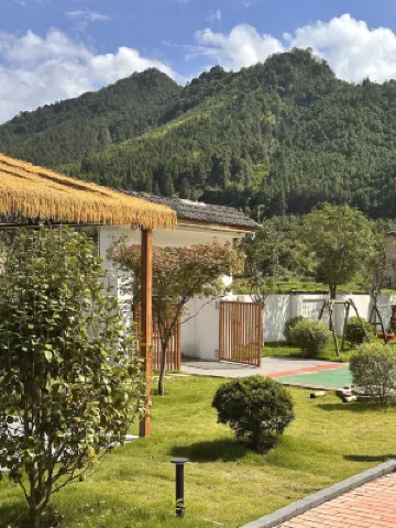 Shanguli Valley Private Hot Spring Resort Courtyard