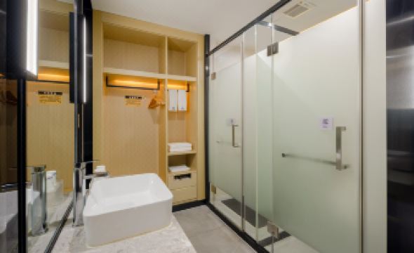 Lingjie E-Sports Hotel (Nanning Anji Bus Station Subway Station)