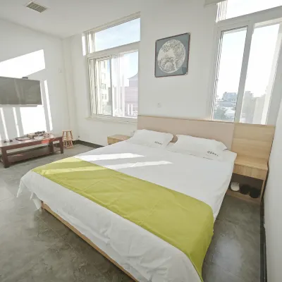 Lanfeng Hotel (Shanhaiguan Gucheng Railway Station) Отели рядом со станцией Shanhaiguan жд вокзал