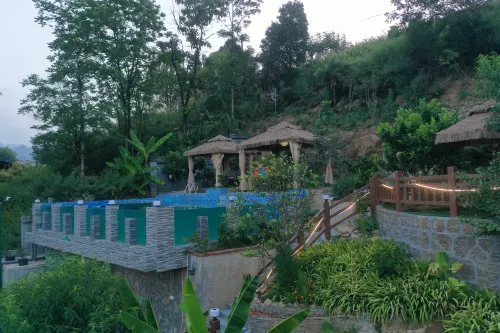 Mo Shanju Swimming Pool Courtyard homestay(Zhangjiajie Tianmen Mountain Branch)
